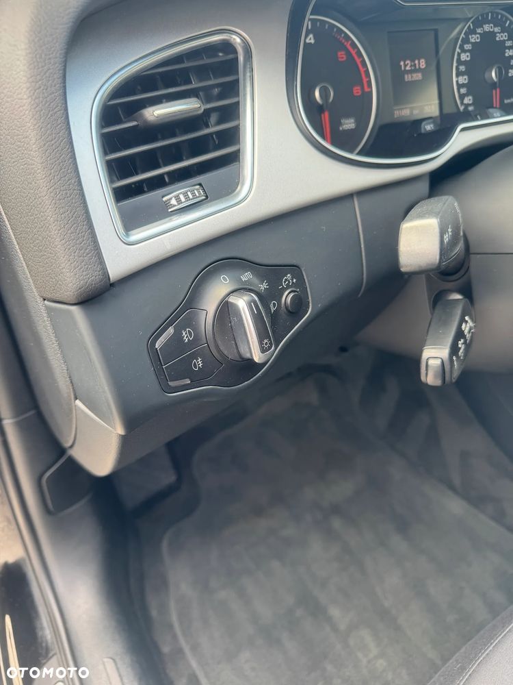 Audi A4 Avant 2.0 TDI DPF clean diesel multitronic Ambiente - 21