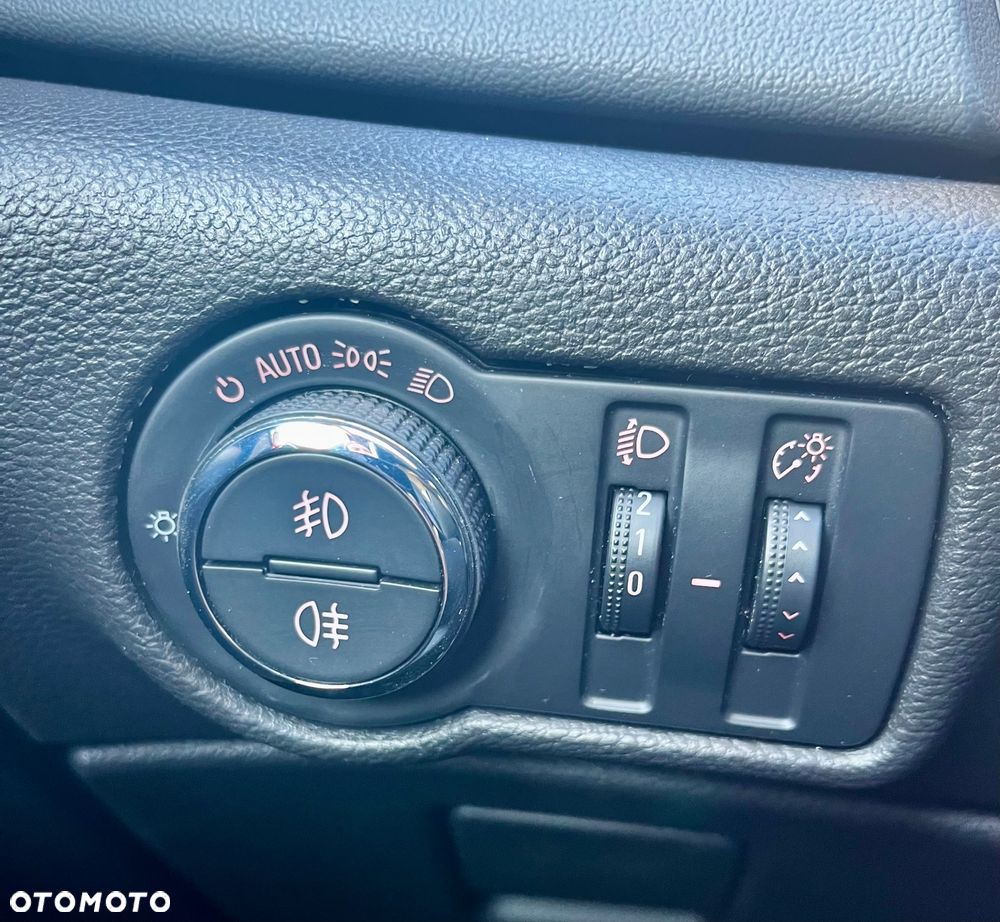 Opel Astra 1.6 SIDI Turbo ecoFLEX Start/Stop Innovation - 12