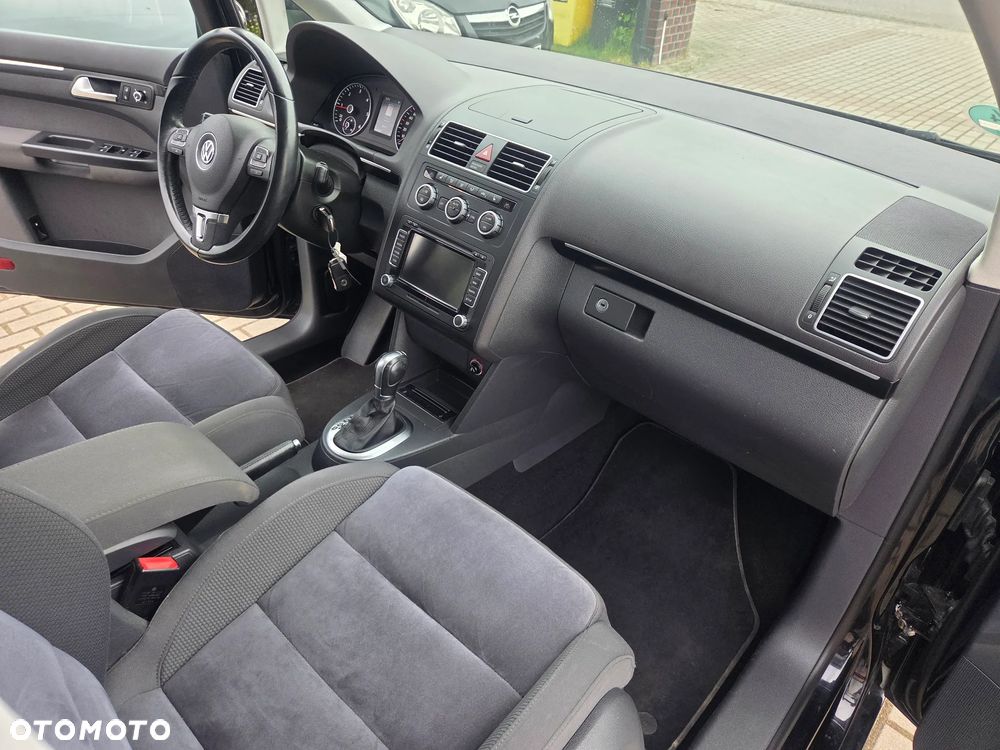 Volkswagen Touran - 15