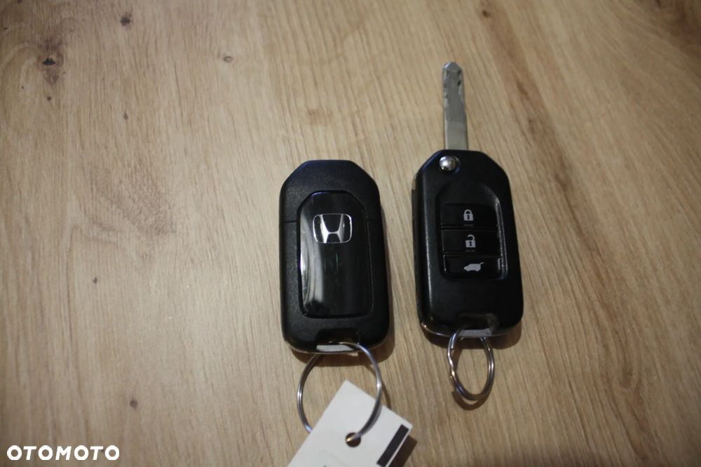 Honda Civic 1.8 Executive i-SHIFT - 29