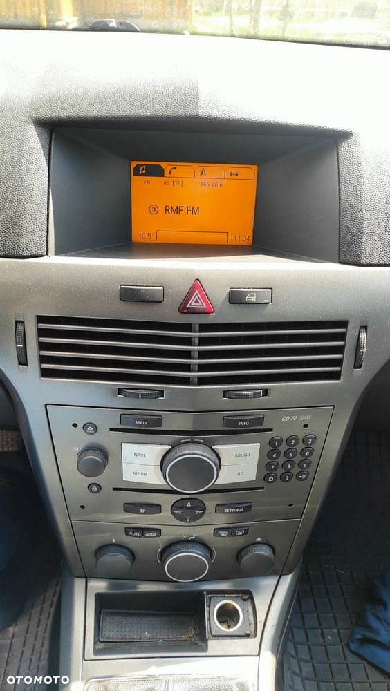 Opel Astra 1.9 CDTI DPF Cosmo - 4