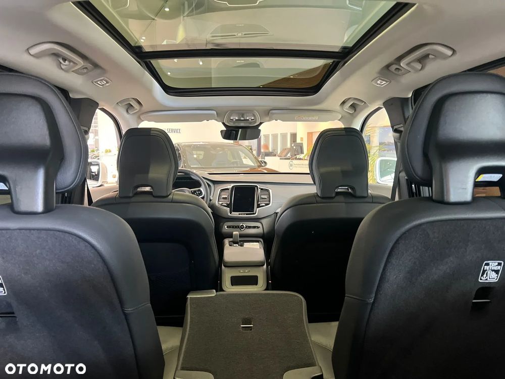 Volvo XC 90 B5 D AWD Ultimate Dark - 17