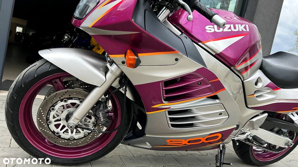 Suzuki RF - 4