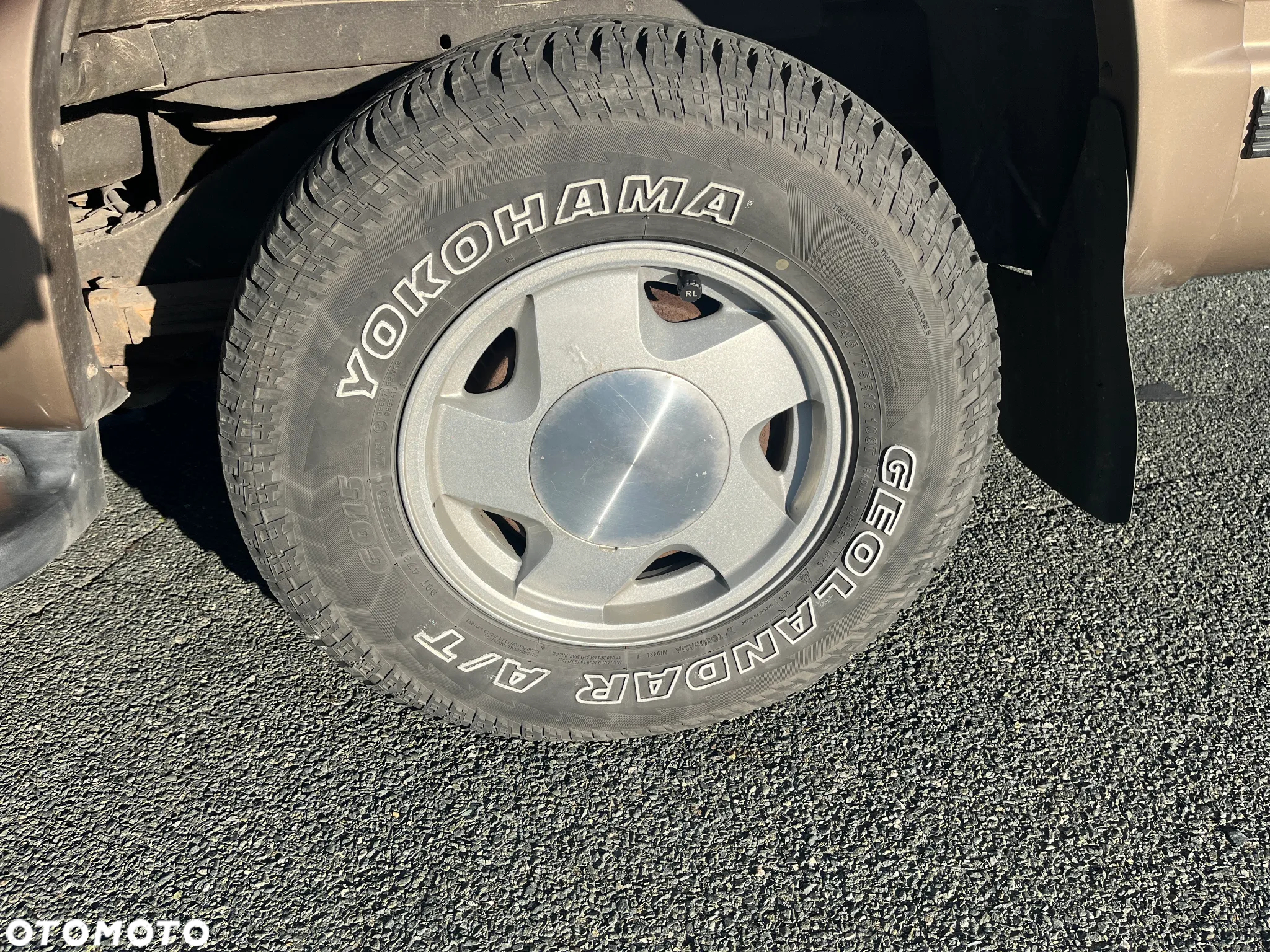Chevrolet Suburban - 16