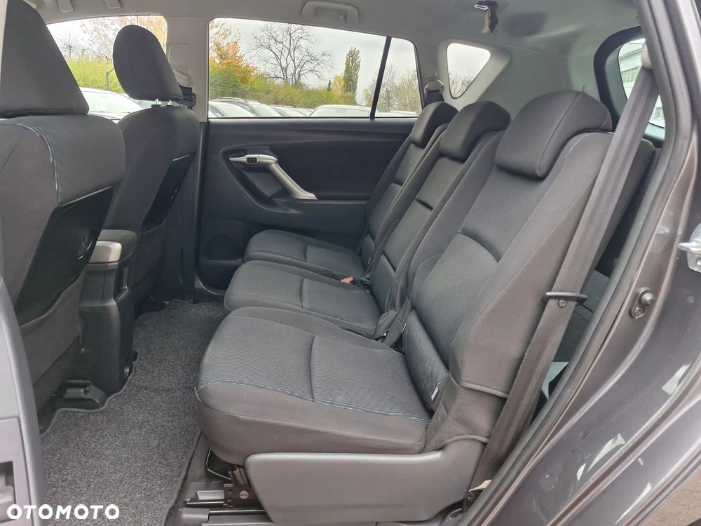 Toyota Verso 09-13 - 19