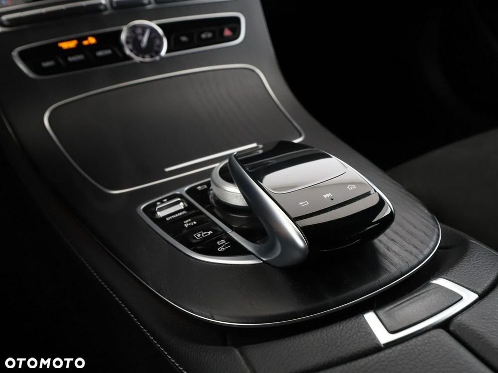 Mercedes-Benz Klasa E 300 de 9G-TRONIC AMG Line - 33