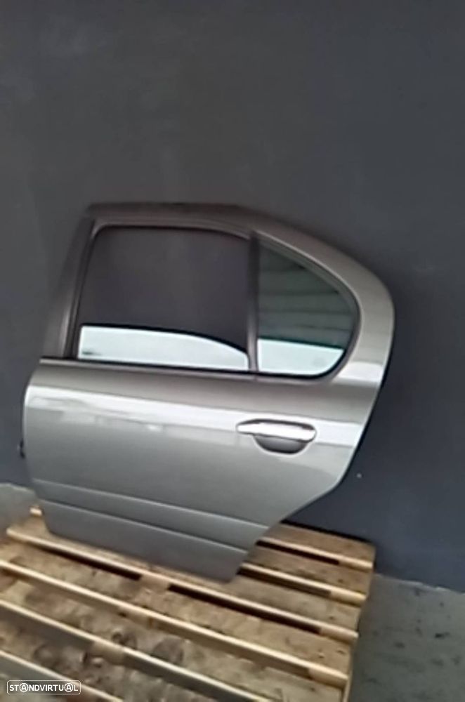 Porta Trás Esquerda Completa Nissan Primera (P11) - 1
