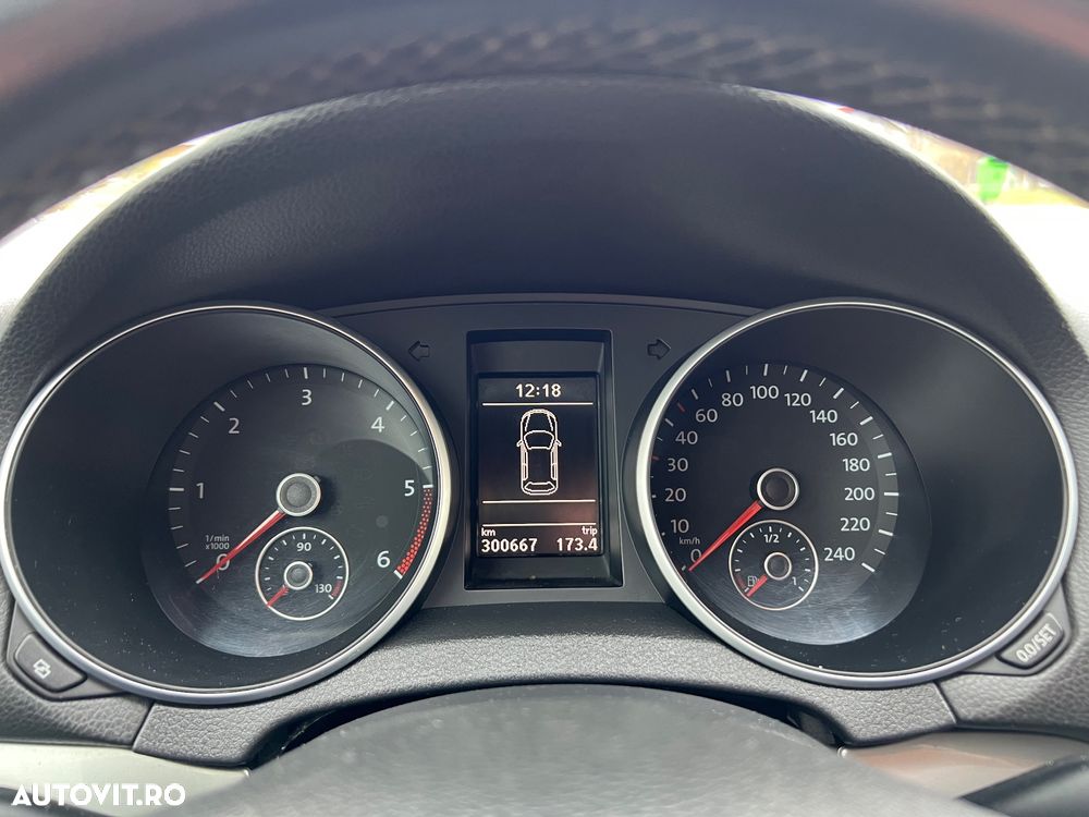 Volkswagen Golf - 12