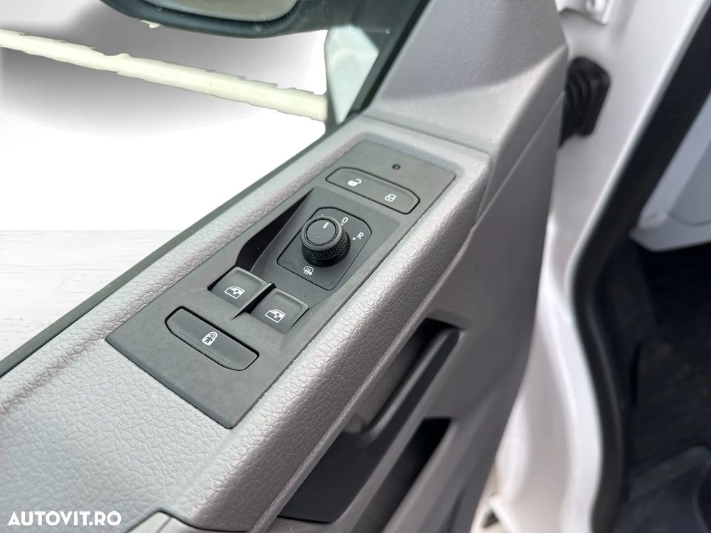 Volkswagen Transporter 2.0 110 kW KR 4M DSG - 11