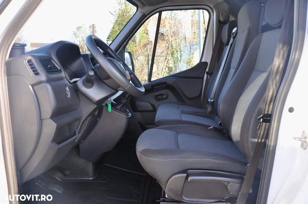 Renault Master L4H3 Van - 14