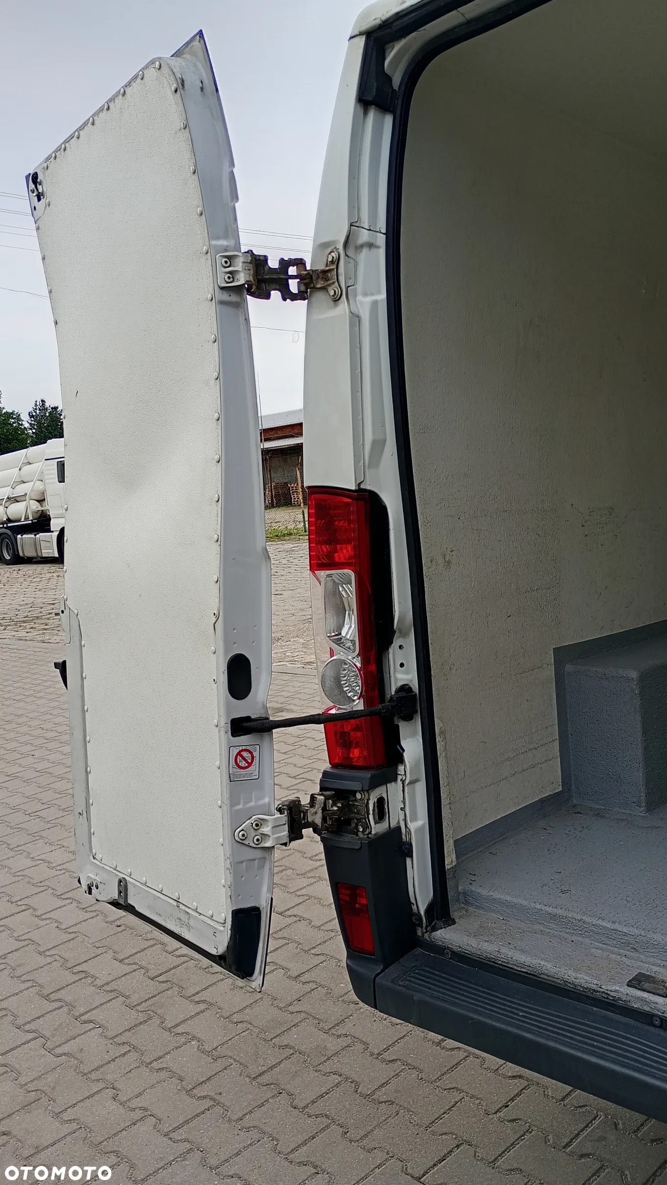 F.V Drzwi tylne wysokie uzbrojone KOMPLETNE Fiat DUCATO PEUGEOT BOXER FIAT DUCATO CITROEN JUMPER Zawiasy 270 stopni - 10