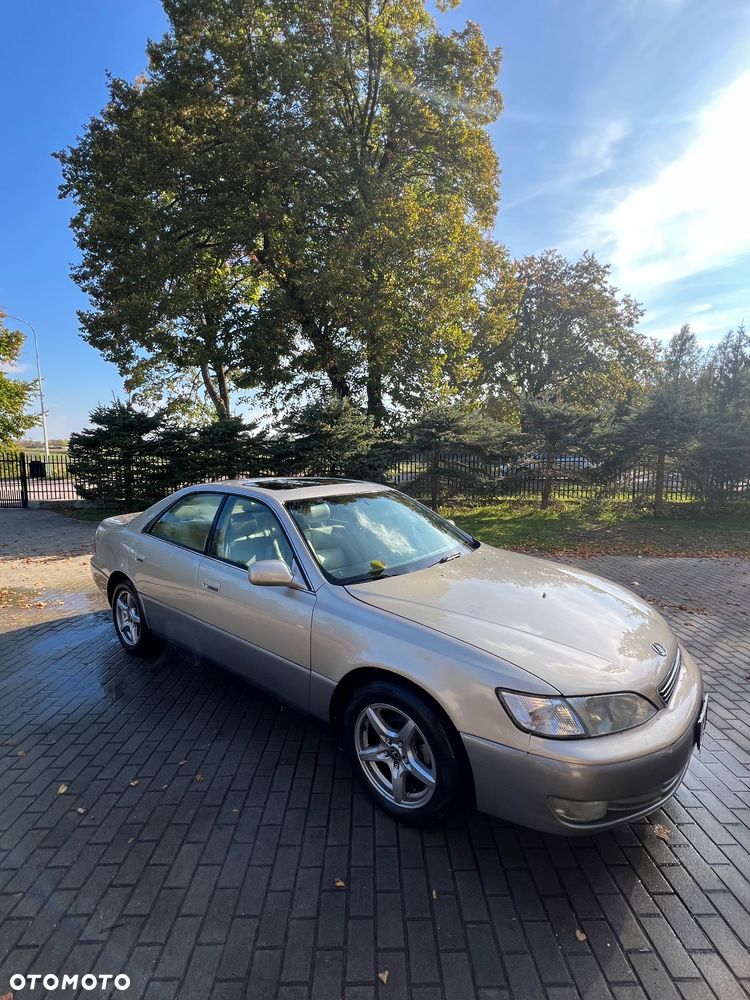 Lexus ES - 1