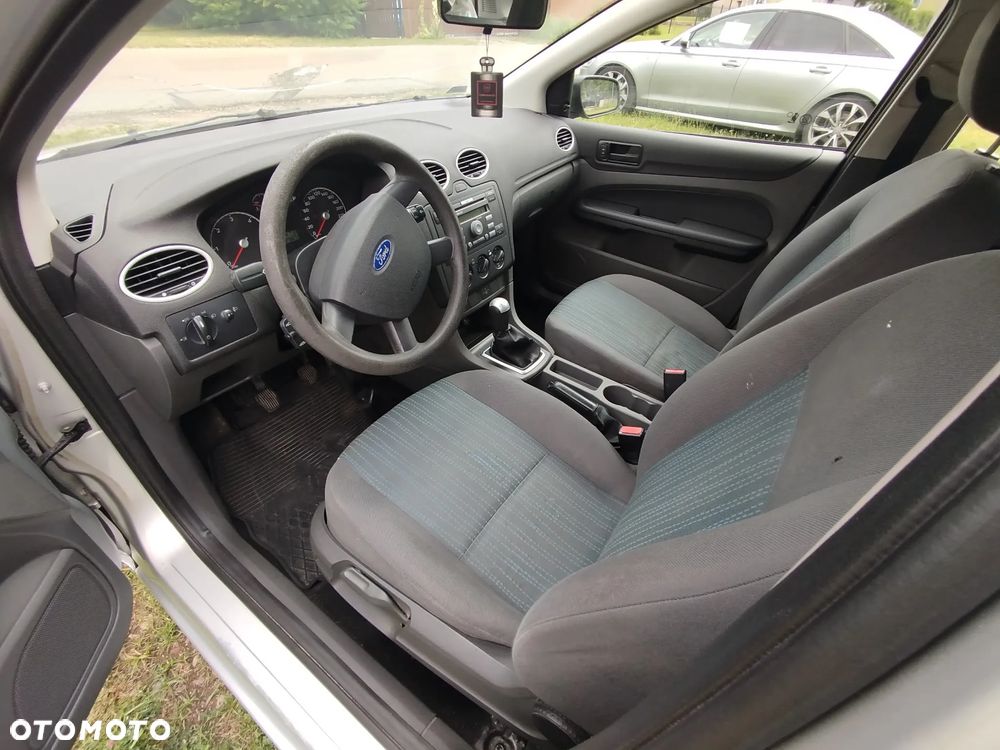 Ford Focus 1.6 TDCi Ambiente - 8