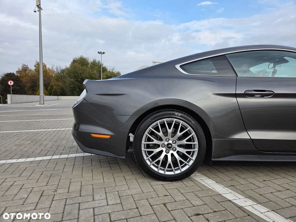 Ford Mustang - 7