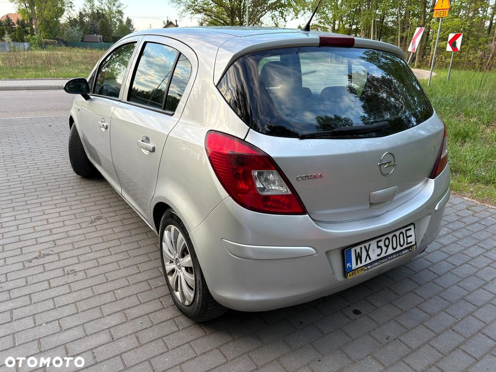 Opel Corsa 1.2 16V Cosmo - 24