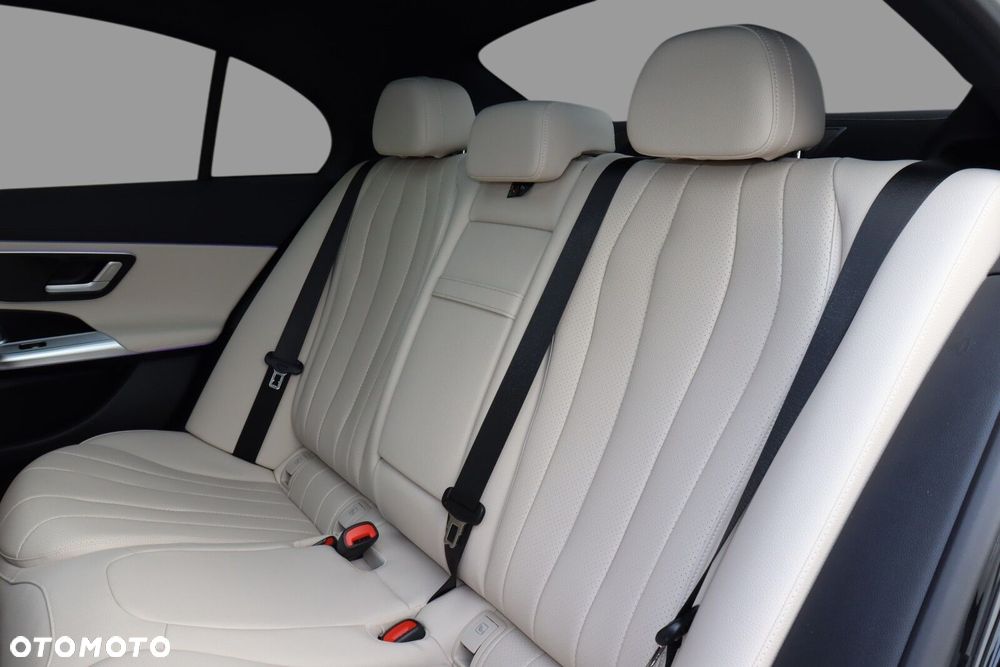 Mercedes-Benz Klasa E 220 d mHEV 4-Matic AMG 9G-Tronic - 17