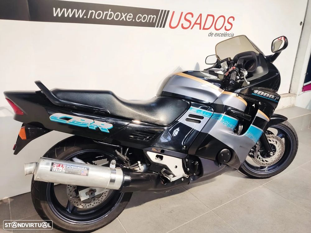 Honda CBR CBR1000F - 3