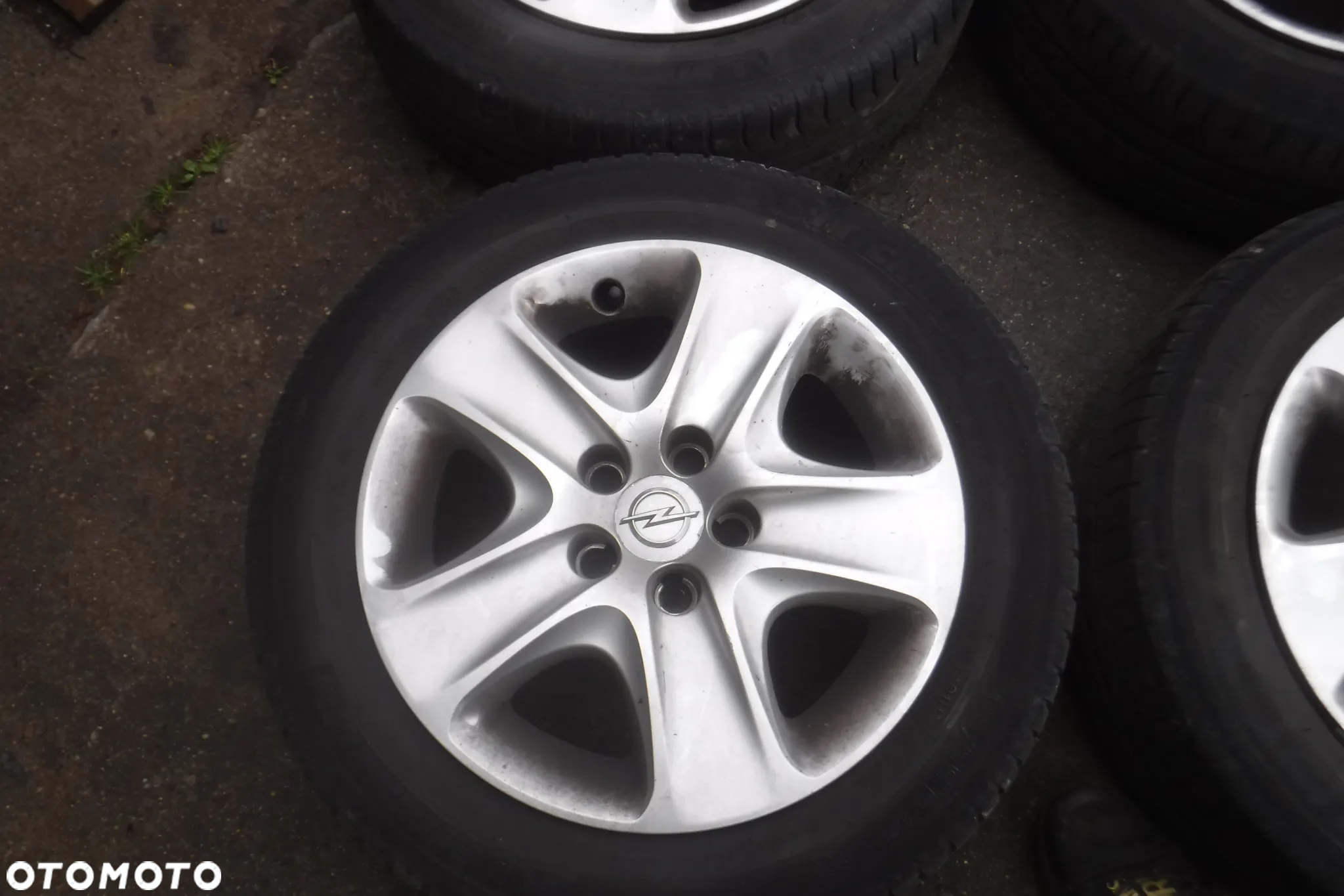 Opel  Meriva B Zafira B Astra Vectra Felga 2160131 felgi 5X110 16 opony ET39 6.5" kolpaki - 3