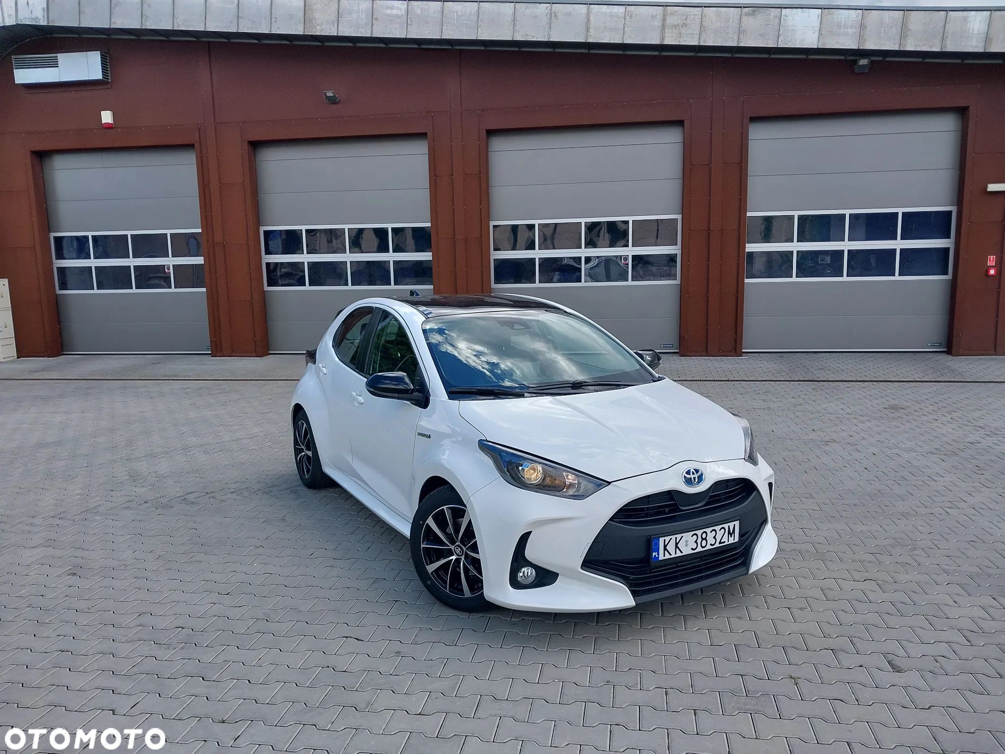 Toyota Yaris Hybrid 1.5 Comfort - 1