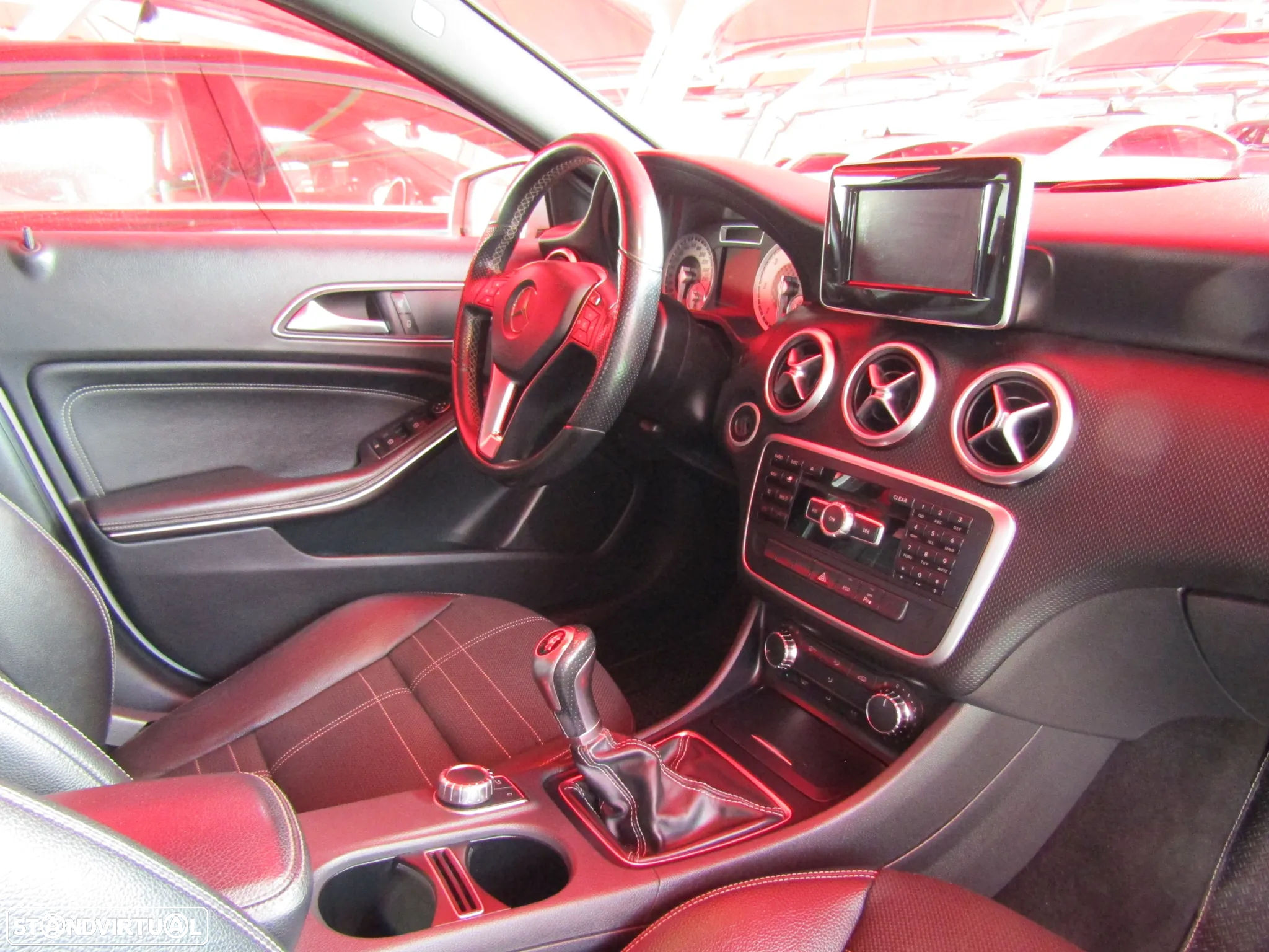 Mercedes-Benz A 180 CDI (BlueEFFICIENCY) Urban - 15