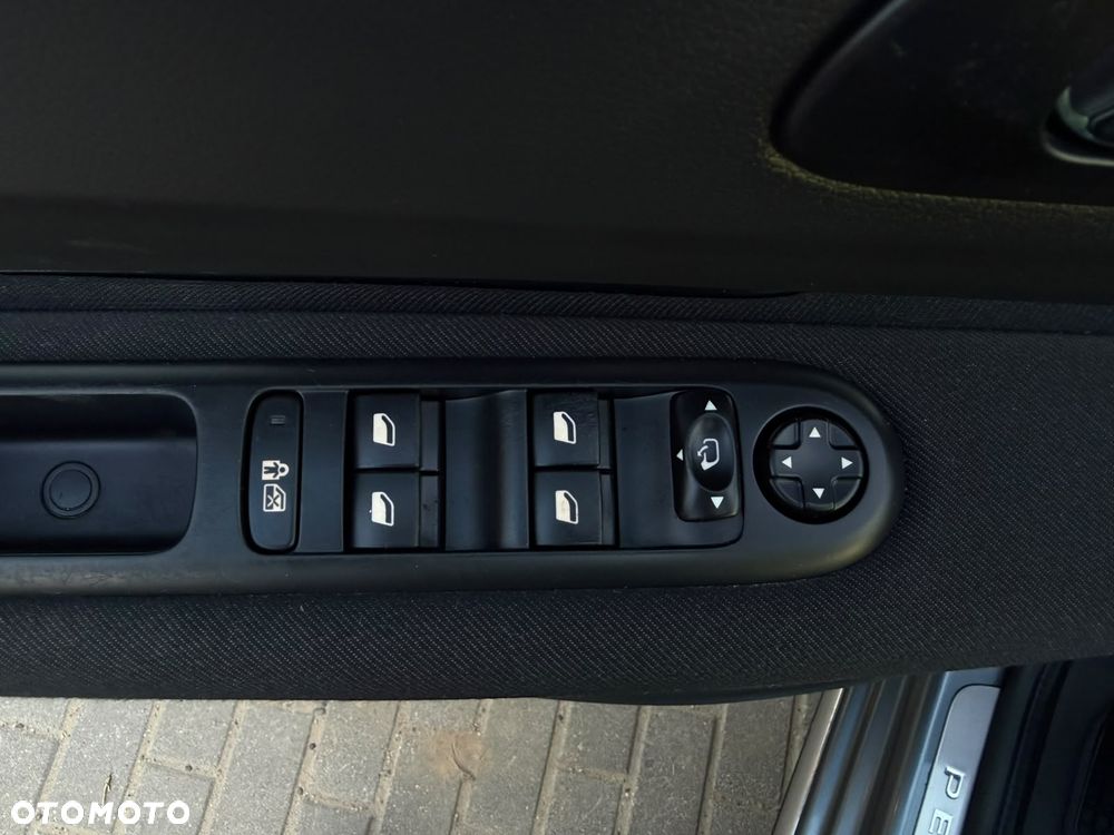 Peugeot 3008 1.6 Premium+ - 12