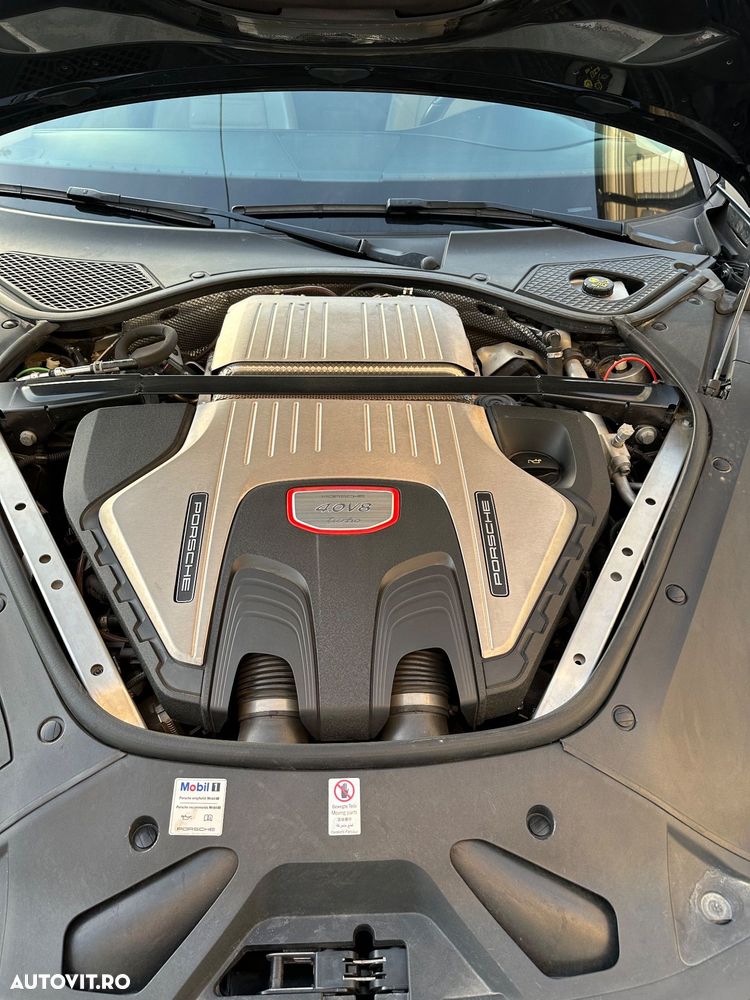 Porsche Panamera Turbo - 21