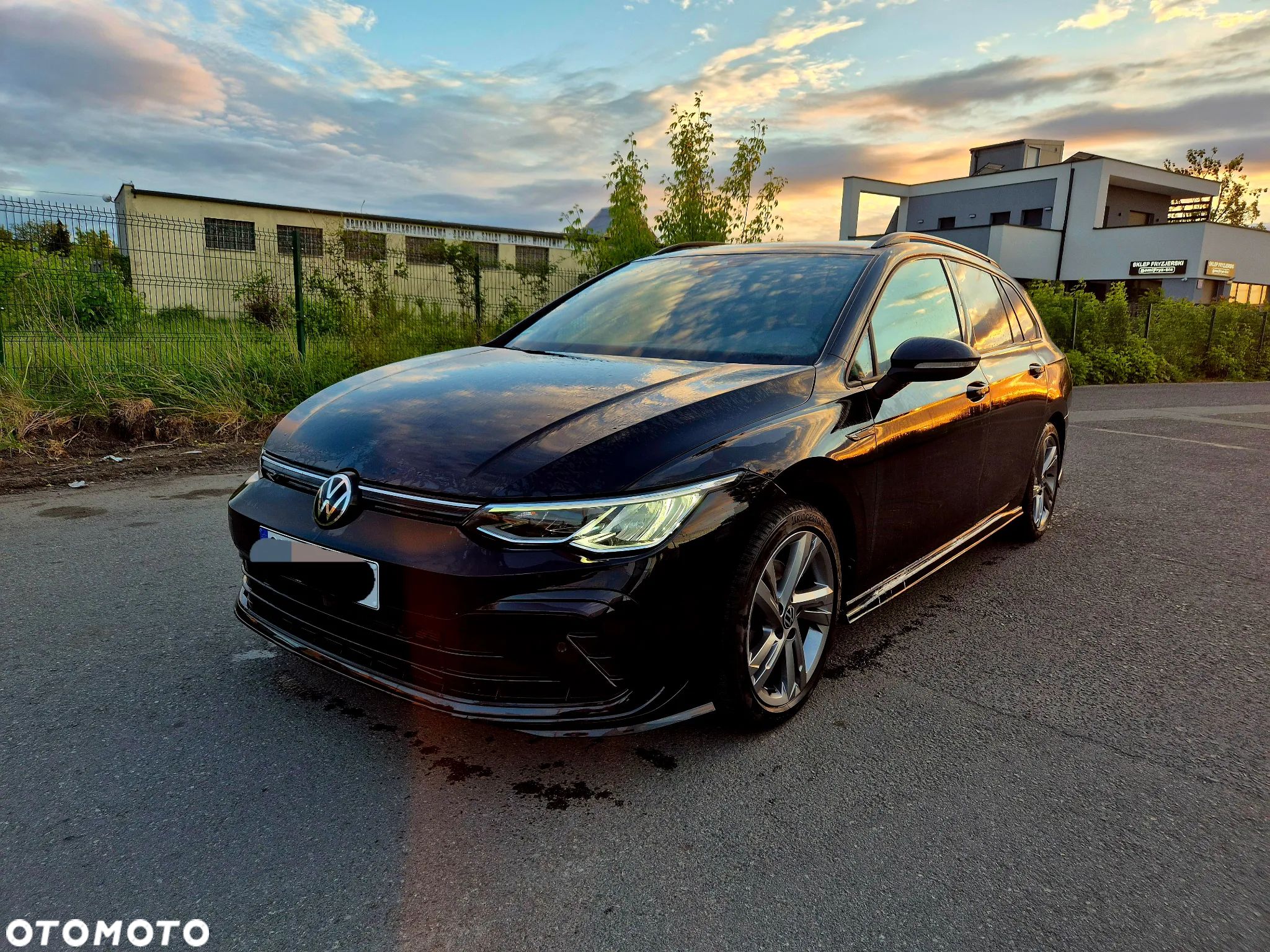Volkswagen Golf Variant 1.5 TSI OPF R-Line - 1