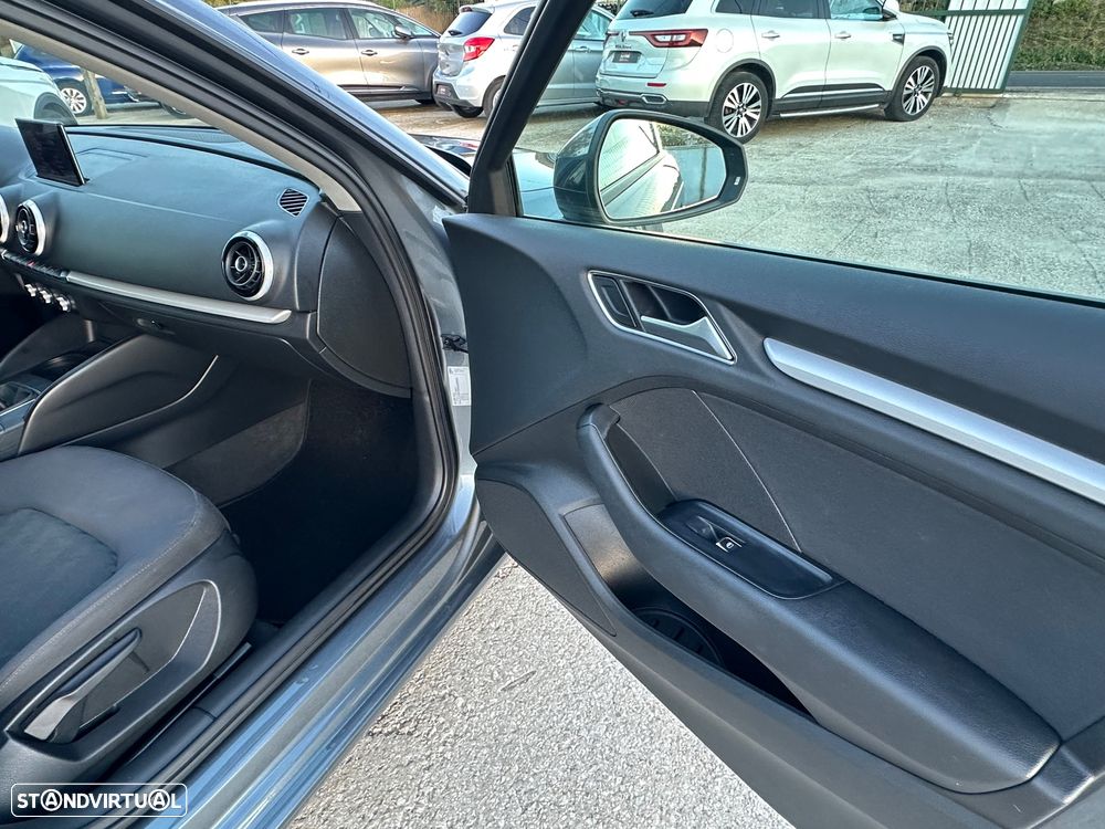 Audi A3 Sportback 1.6 TDI Attraction - 25