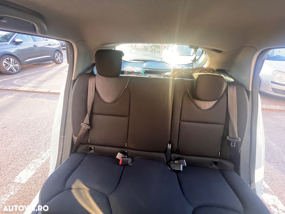 Renault Clio - 9