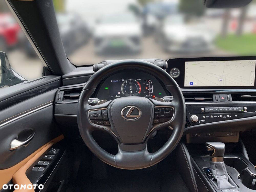 Lexus ES - 7