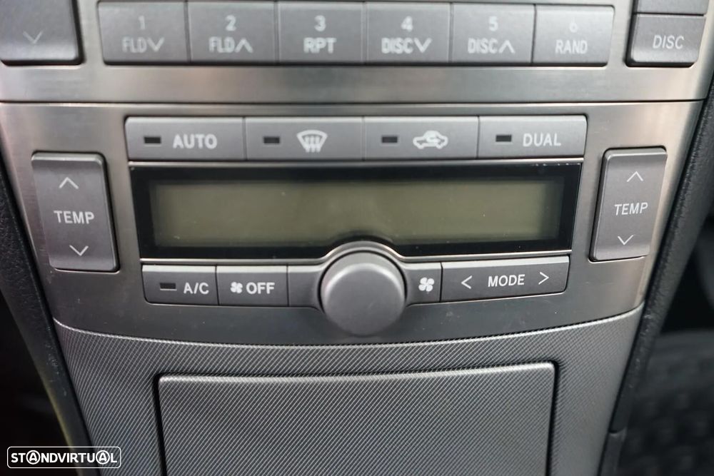 Toyota Avensis SW 2.0 D-4D Exclusive - 23