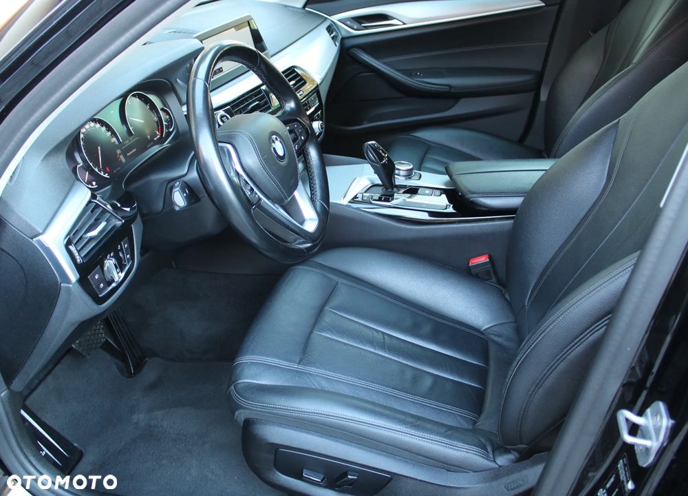 BMW Seria 5 520d M Sport Edition - 23