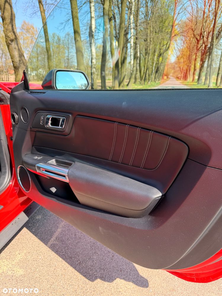 Ford Mustang 5.0 V8 GT - 20