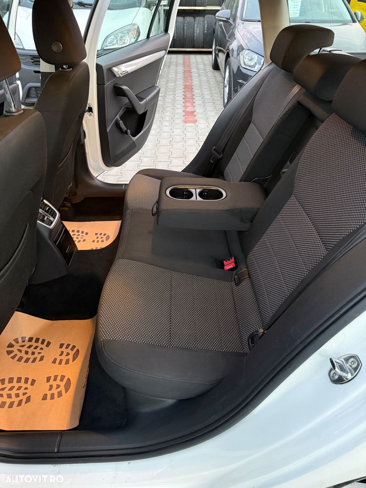 Skoda Octavia 1.6 TDI Green tec 4x4 Elegance - 24