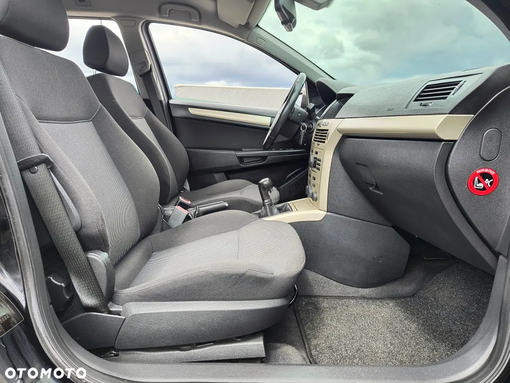 Opel Astra 1.8 Caravan Edition - 16