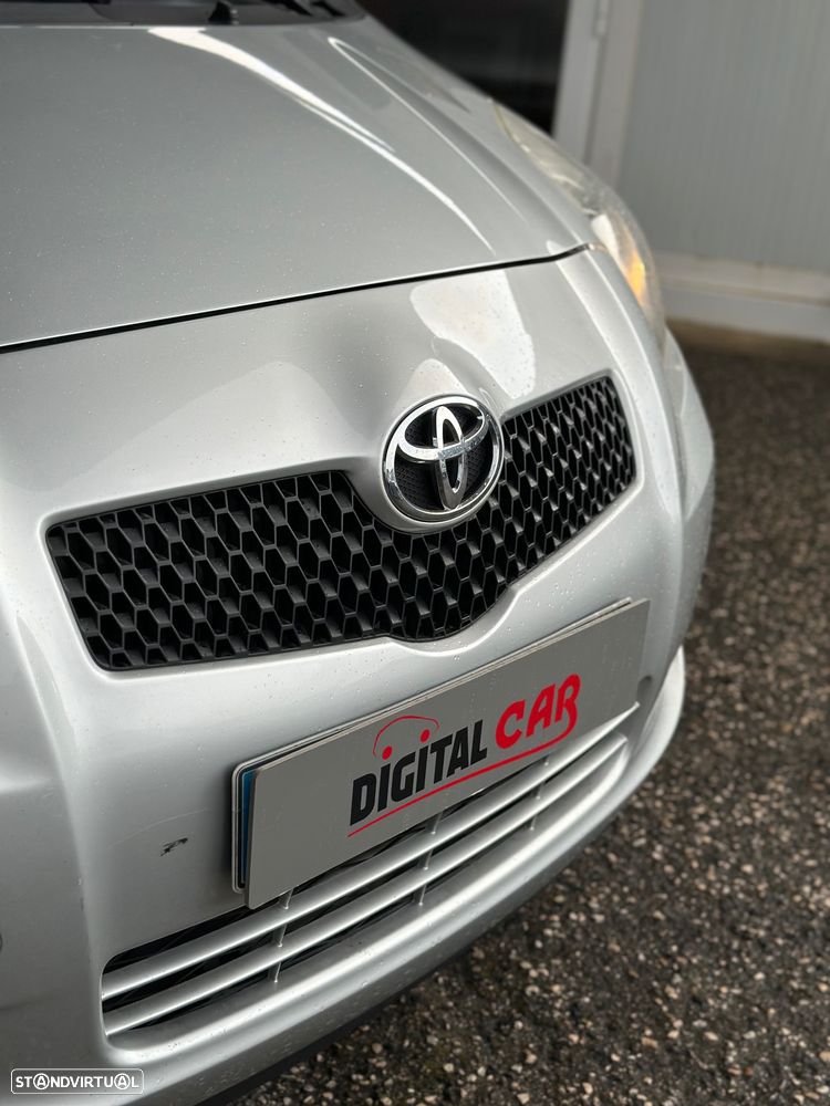 Toyota Yaris 1.0 VVT-i AC Manual+VSC - 15