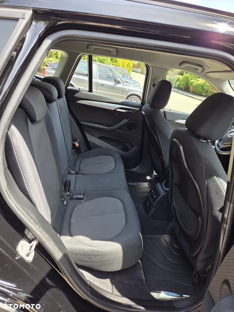 BMW X1 xDrive18d - 9