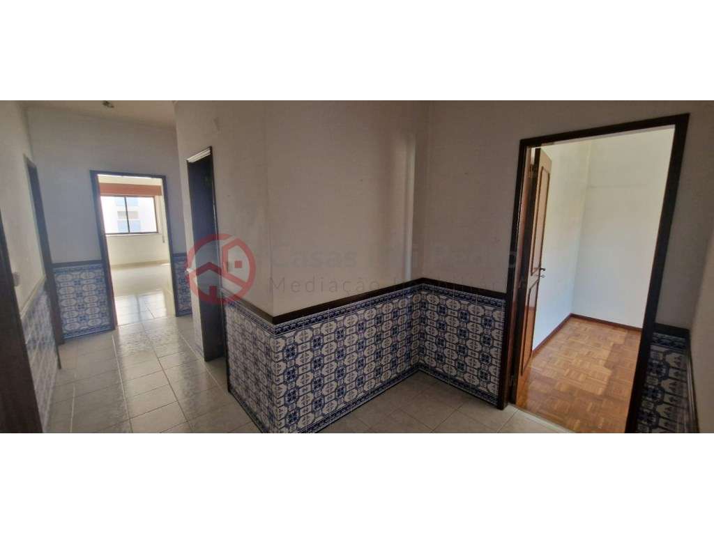 Apartamento T3 com arrecadação para arrendamento na Cruz de Pau ,Amora - Grande imagem: 5/25