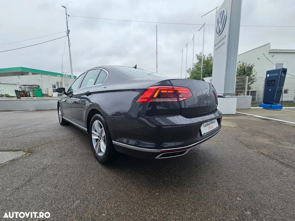 Volkswagen Passat 2.0 TDI DSG Highline - 5