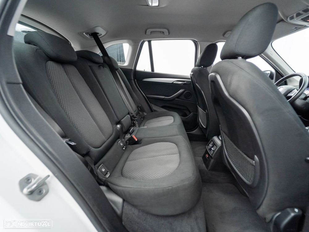 BMW X1 25 e xDrive - 38