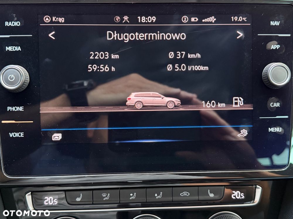 Volkswagen Passat 1.6 TDI SCR DSG Business - 37