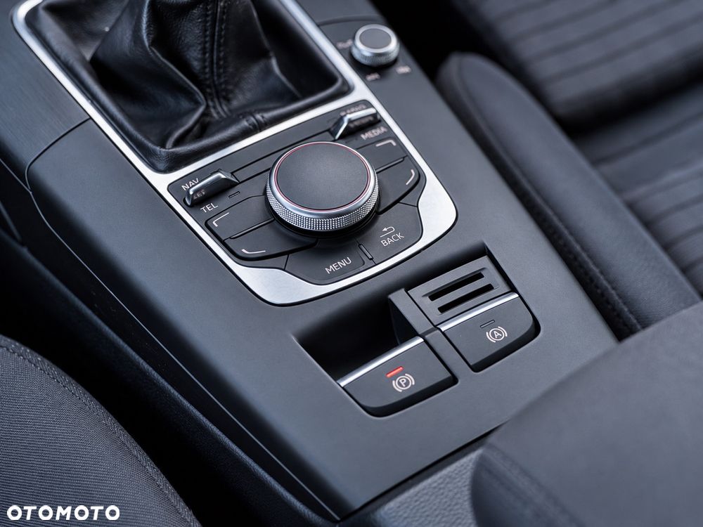 Audi A3 Sportback 1.4 TFSI cylinder on demand ultra S line Sportpaket - 31
