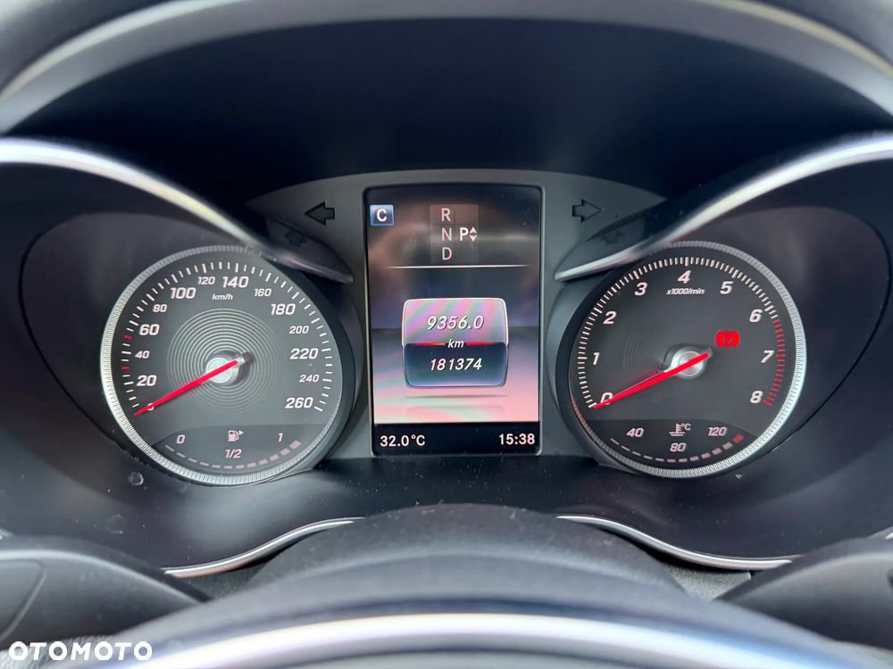Mercedes-Benz Klasa C 200 4-Matic 7G-TRONIC - 23