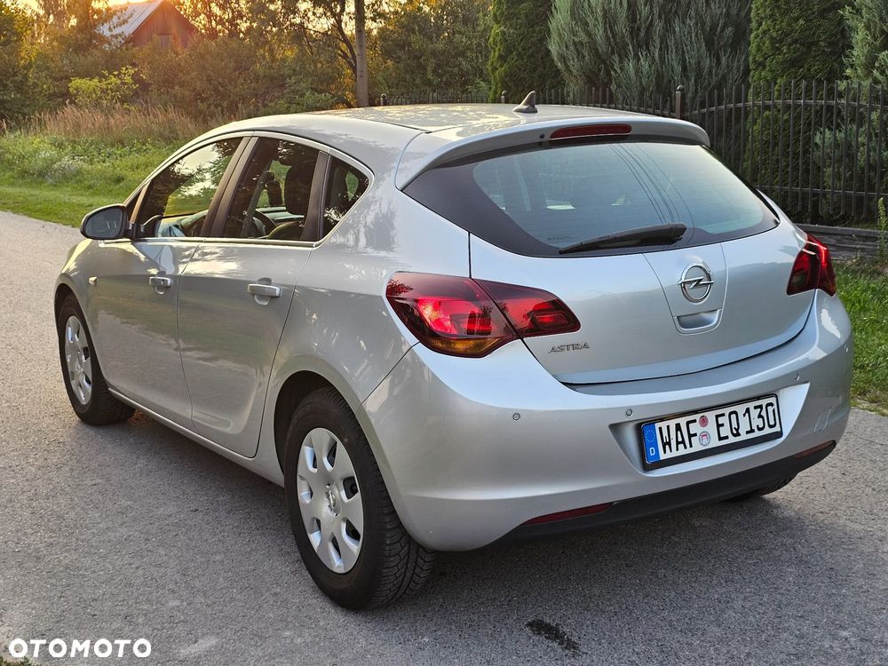 Opel Astra - 2