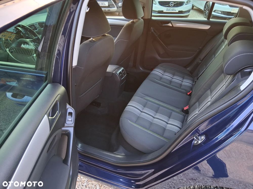 Volkswagen Golf 2.0 TDI DPF MATCH - 13