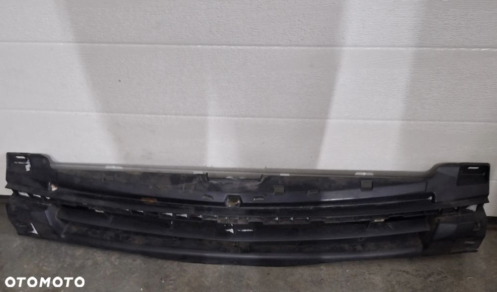 WZMOCNIENIE GRILLA, ATRAPY -TRAFIC,VIVARO LIFT-07-14 ROK - 1