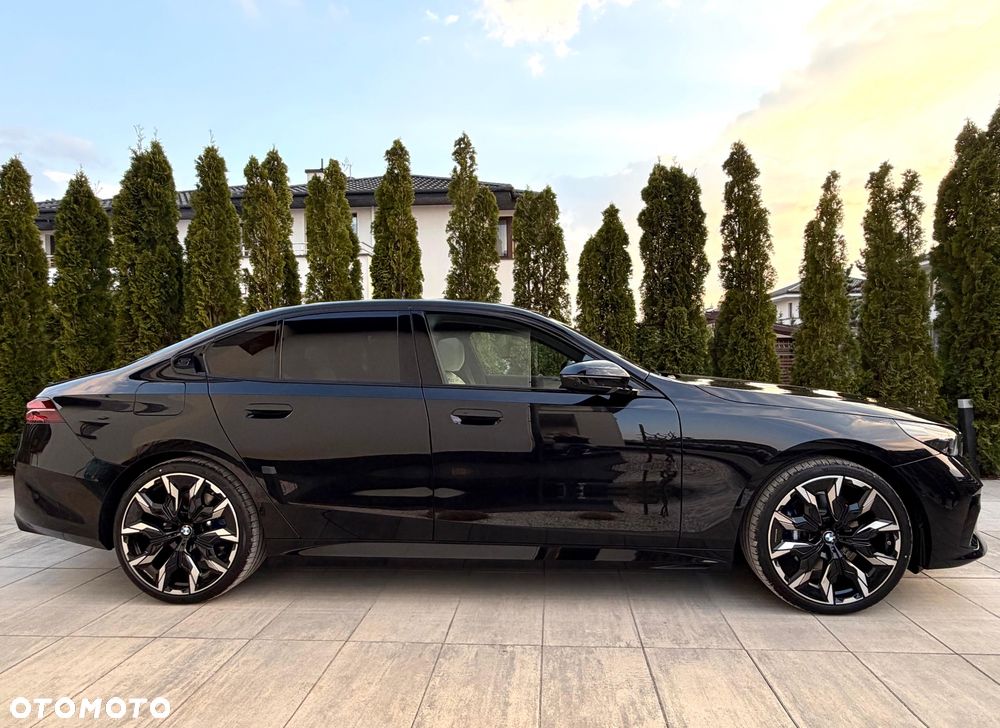 BMW Seria 5 520i mHEV - 15