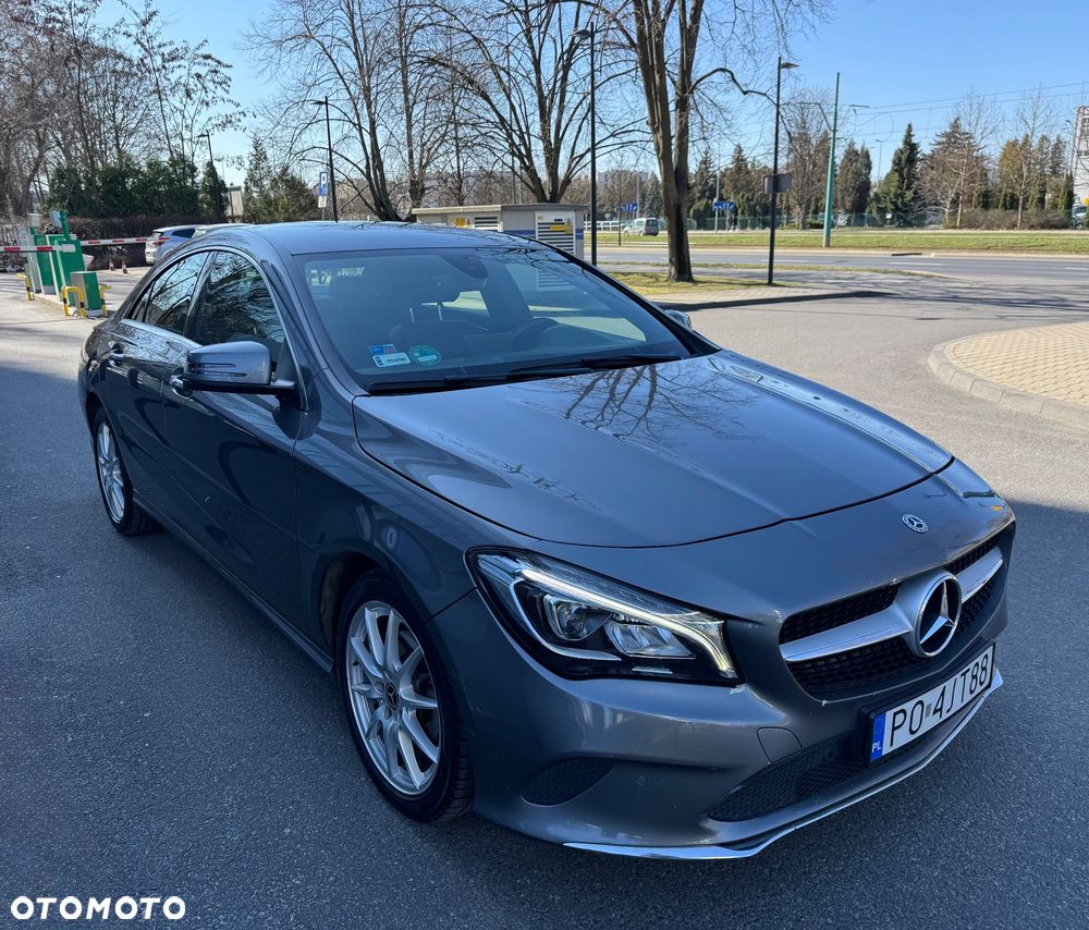 Mercedes-Benz CLA 180 7G-DCT UrbanStyle Edition - 3