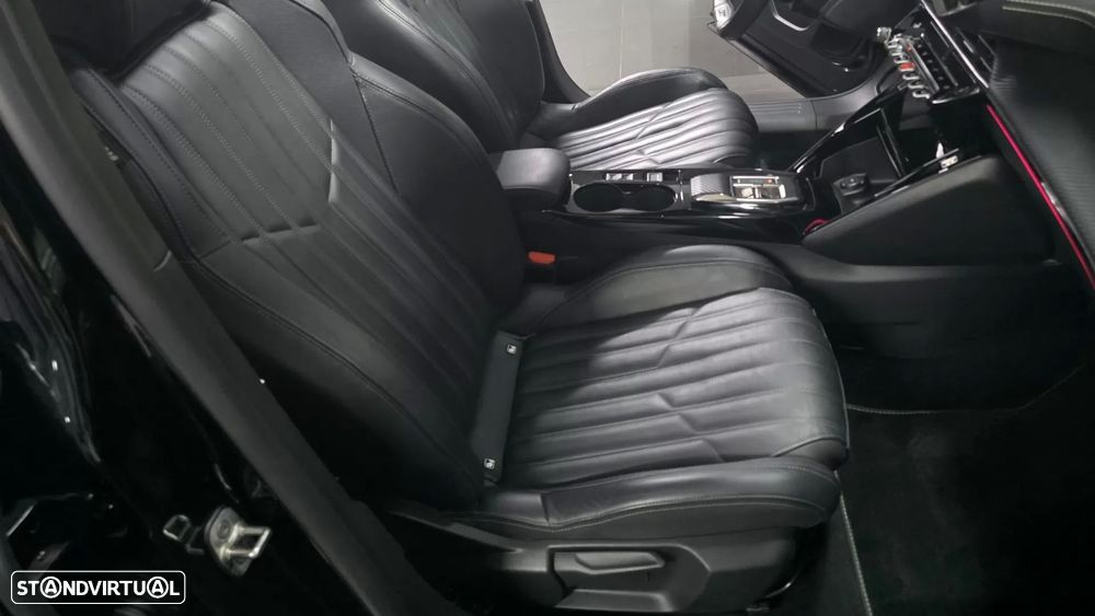 Peugeot e-2008 50 kWh GT Pack - 26