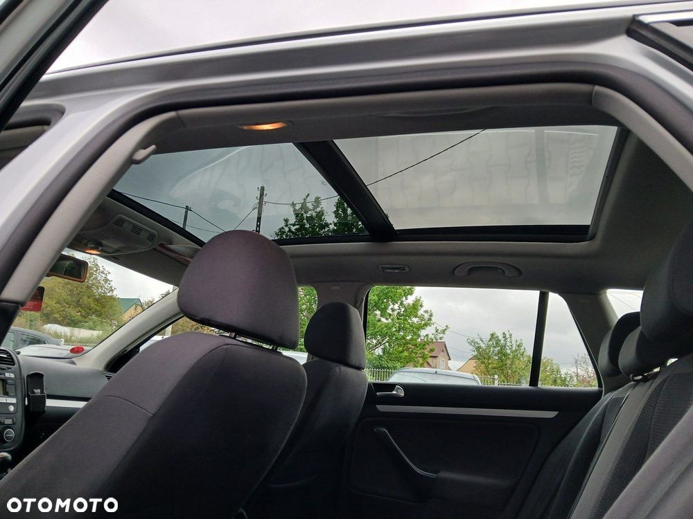 Volkswagen Golf 2.0 TDI Highline - 17